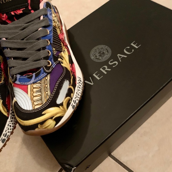 Versace Sports Sneakers - Picture 4 of 4